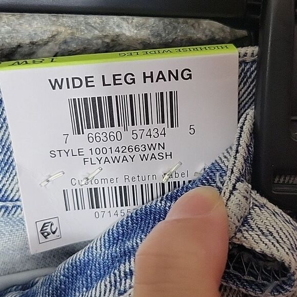 Style & Co. Light Wash Wide Leg Cropped Jeans Size 18 W - Picture 9 of 11